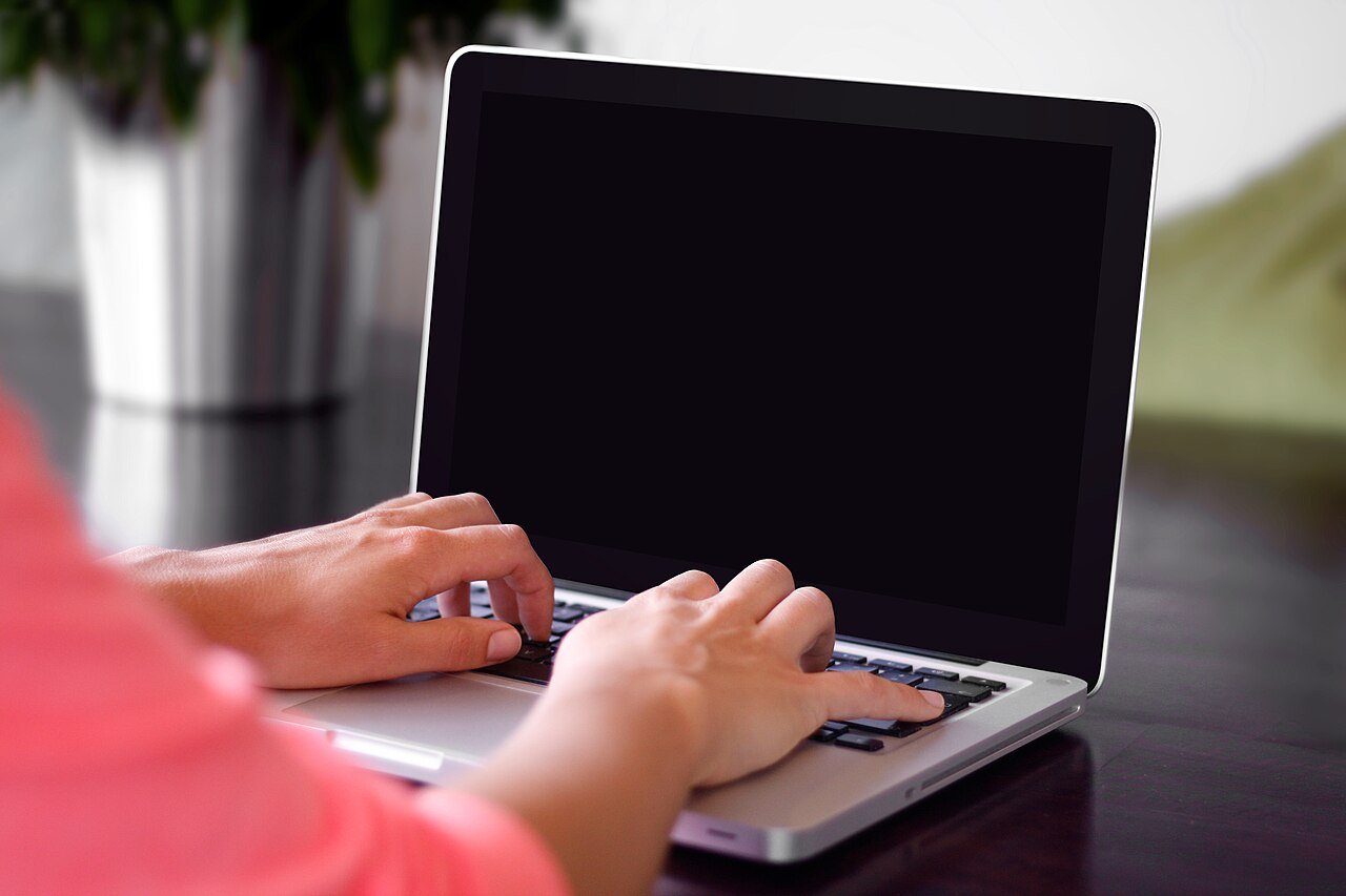 Author writing and publishing a movie article through an UploadArticle Account